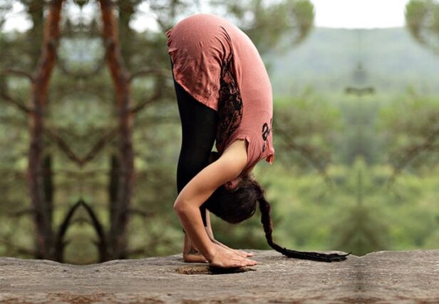 uttanasana joga poza za hujšanje
